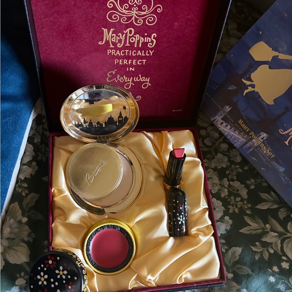 Besame Disney Mary Poppins Makeup Set - Gold and Pink. Limited edition stunning. - Picture 5 of 8